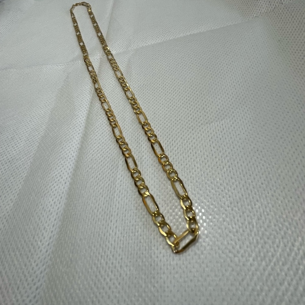 22inch Figaro link chain 10k gold